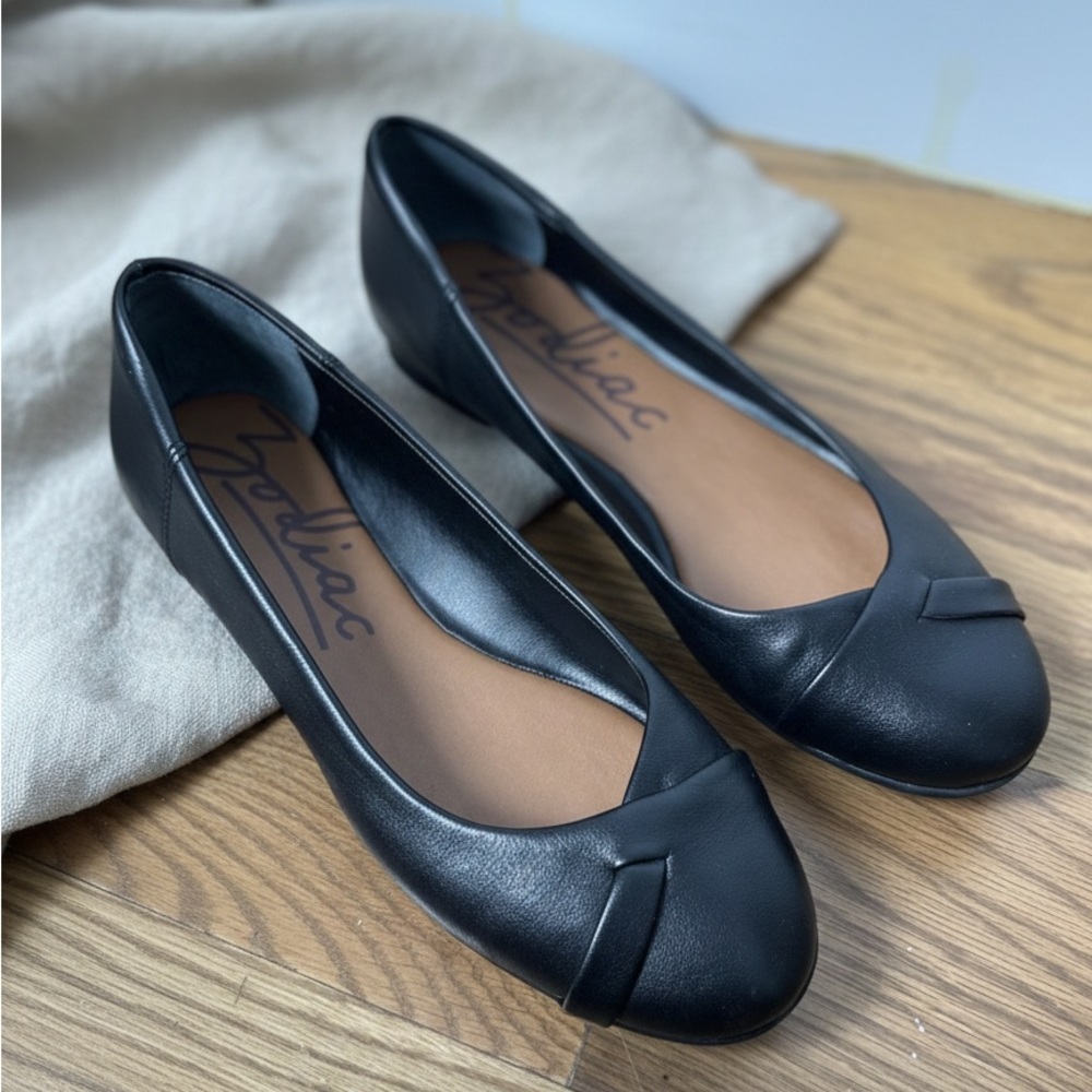 Zodiac Women's Classic Black Flats